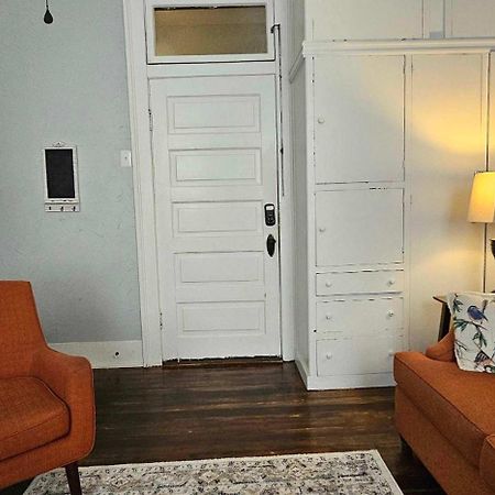 Апартаменты Mins From Downtown & Dining, Dauphin Darling 2 Мобил Экстерьер фото